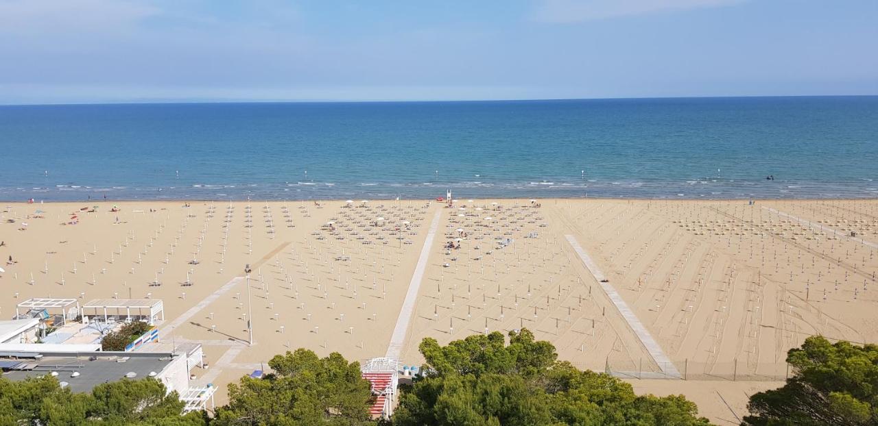 International Seaview Apartments Lignano Sabbiadoro Exterior foto